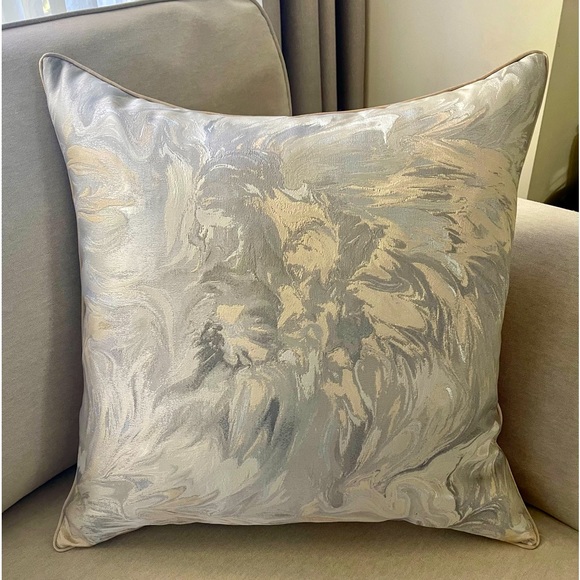 Luxury Champagne and silver waves glam pillow. Size. 22x22 inch - Picture 9 of 11